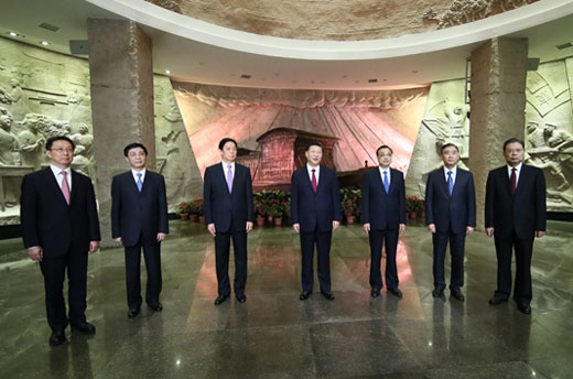 习近平总书记等瞻仰中共一大会址